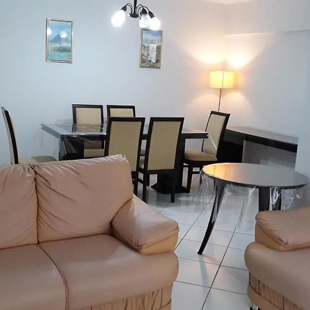 Ótimo apto em Pitangueiras à uma quadra da praia c/ 2 vagas e ar condicionado. Guarujá Extérieur photo